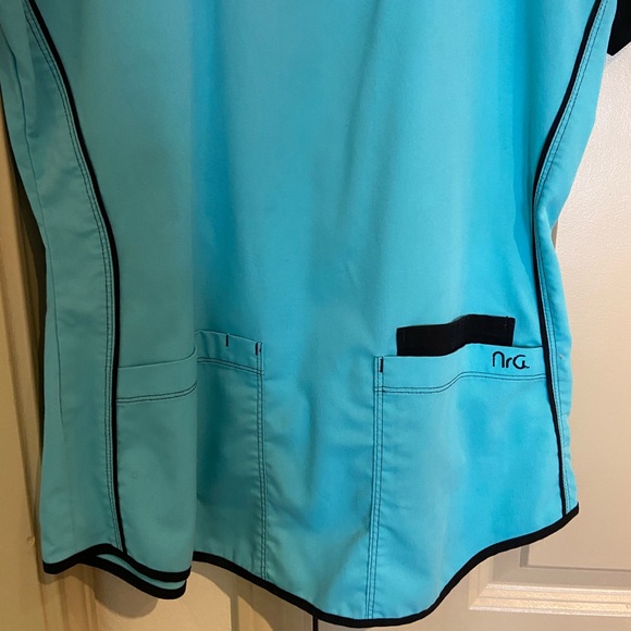 NrG by Barco medical scrubs - size small - Picture 2 of 8